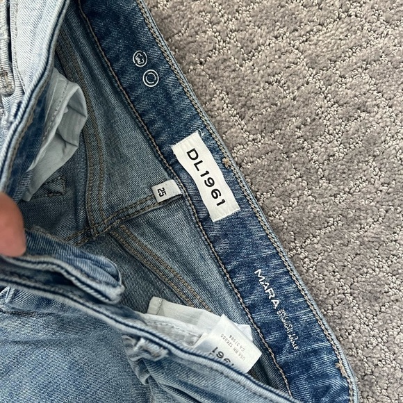 DL1961 Mara Instasculpt Straight Ankle Lawrence Jeans - Picture 3 of 5